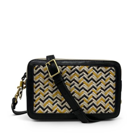 Tanuta Woven Zigzag Crossbody – Trendy & Compact